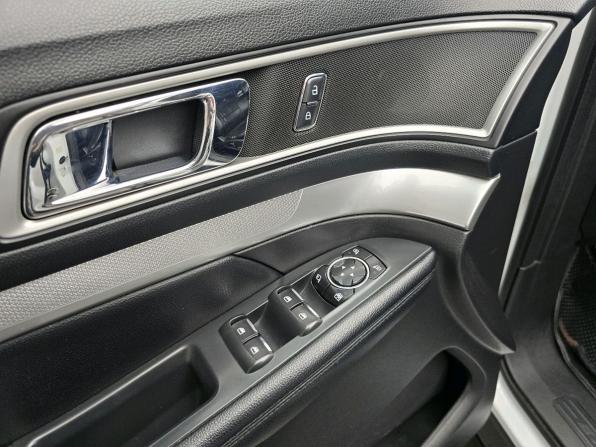 Ford Explorer V Рестайлинг с пробегом 2017 года, цена 2 035 000 рублей, 268384 км, внедорожник, Автокод Объявления