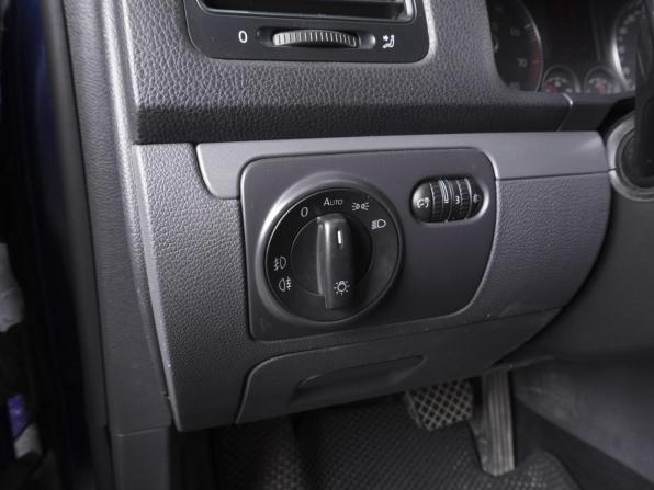 Volkswagen Jetta V с пробегом 2008 года, цена 759 000 рублей, 291338 км, седан, Автокод Объявления