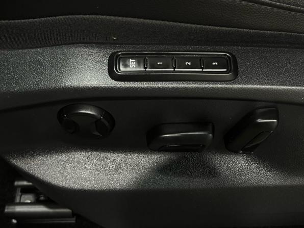 Volkswagen Tiguan II Рестайлинг с пробегом 2021 года, цена 3 035 000 рублей, 71700 км, внедорожник, Автокод Объявления