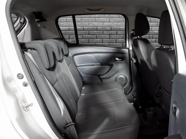 Renault Sandero II Рестайлинг с пробегом 2018 года, цена 990 000 рублей, 108830 км, хэтчбек, Автокод Объявления