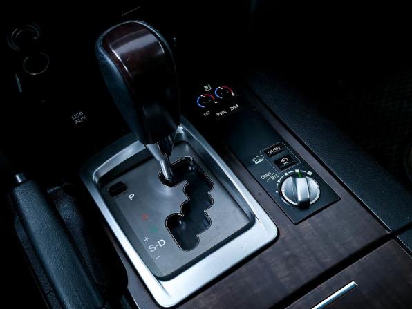 Toyota Land Cruiser 200 Series Рестайлинг 1 с пробегом 2014 года, цена 3 200 000 рублей, 297266 км, внедорожник, Автокод Объявления