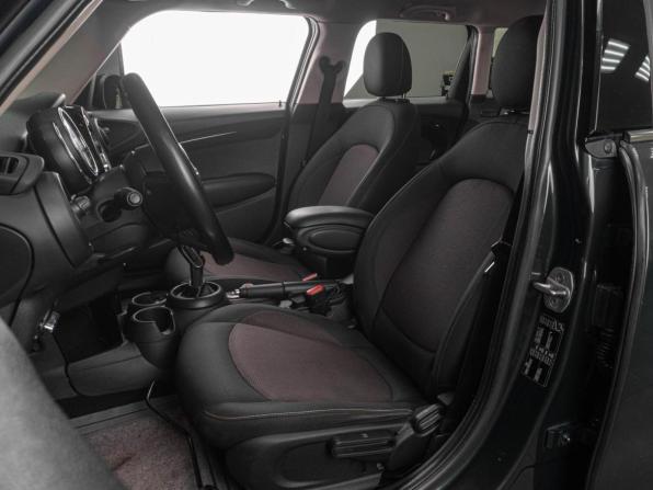 Mini Hatch III (F55/F56) с пробегом 2018 года, цена 1 349 000 рублей, 132437 км, хэтчбек, Автокод Объявления