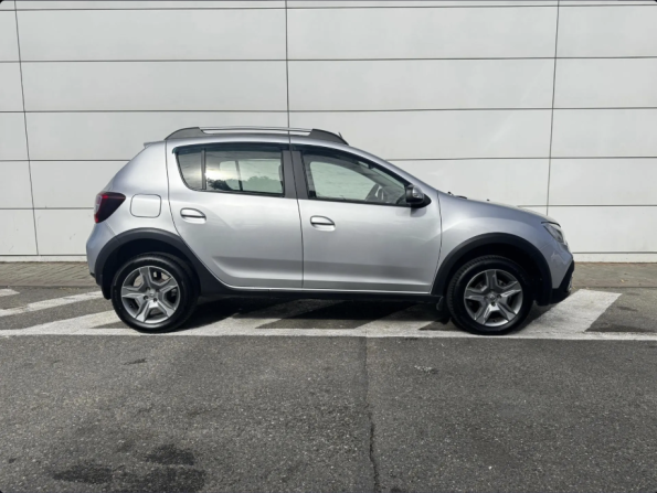Renault Sandero II Рестайлинг с пробегом 2020 года, цена 1 260 000 рублей, 87518 км, хэтчбек, Автокод Объявления
