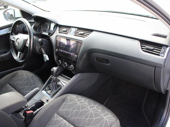 Skoda Octavia III (A7) Рестайлинг с пробегом 2018 года, цена 1 699 000 рублей, 169087 км, лифтбек, Автокод Объявления