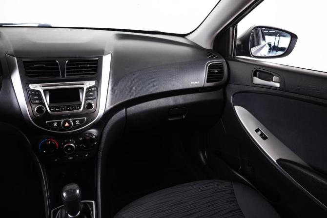 Hyundai Solaris I Рестайлинг с пробегом 2015 года, цена 789 000 рублей, 62823 км, седан, Автокод Объявления