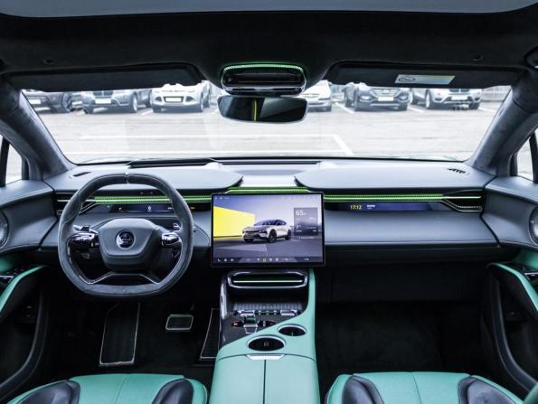 Lotus Eletre с пробегом 2023 года, цена 11 550 000 рублей, 2852 км, внедорожник, Автокод Объявления