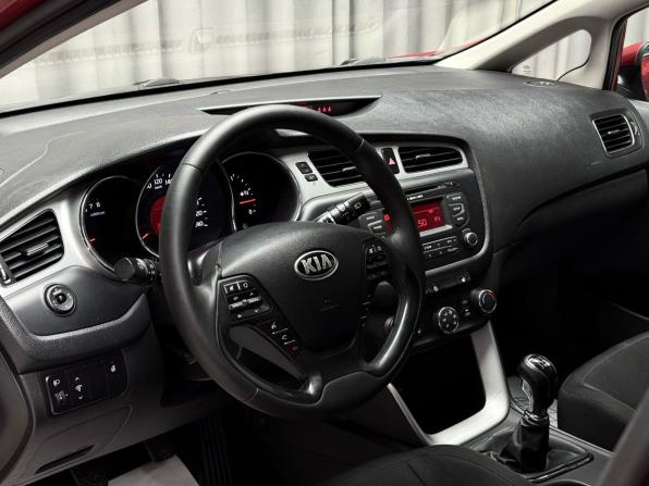Kia Ceed II с пробегом 2013 года, цена 1 119 000 рублей, 130103 км, хэтчбек, Автокод Объявления