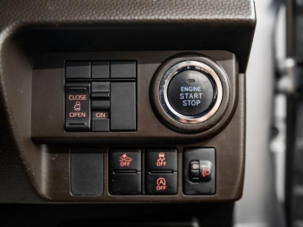 Toyota Roomy I Рестайлинг с пробегом 2022 года, цена 1 119 000 рублей, 96154 км, микровэн, Автокод Объявления