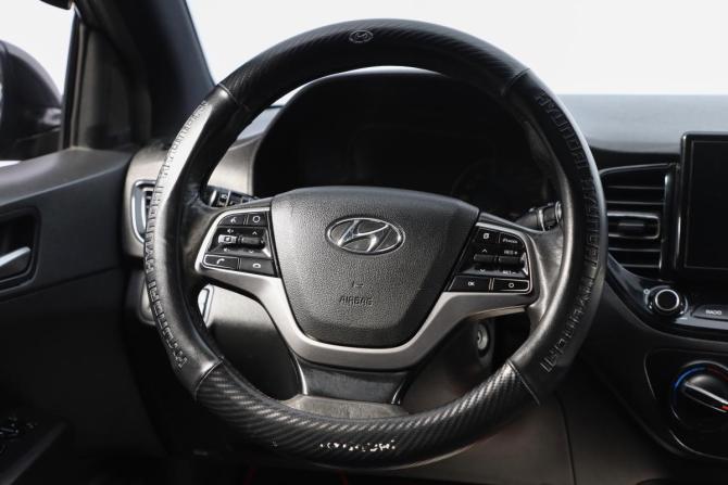 Hyundai Solaris II с пробегом 2020 года, цена 1 299 000 рублей, 348467 км, седан, Автокод Объявления