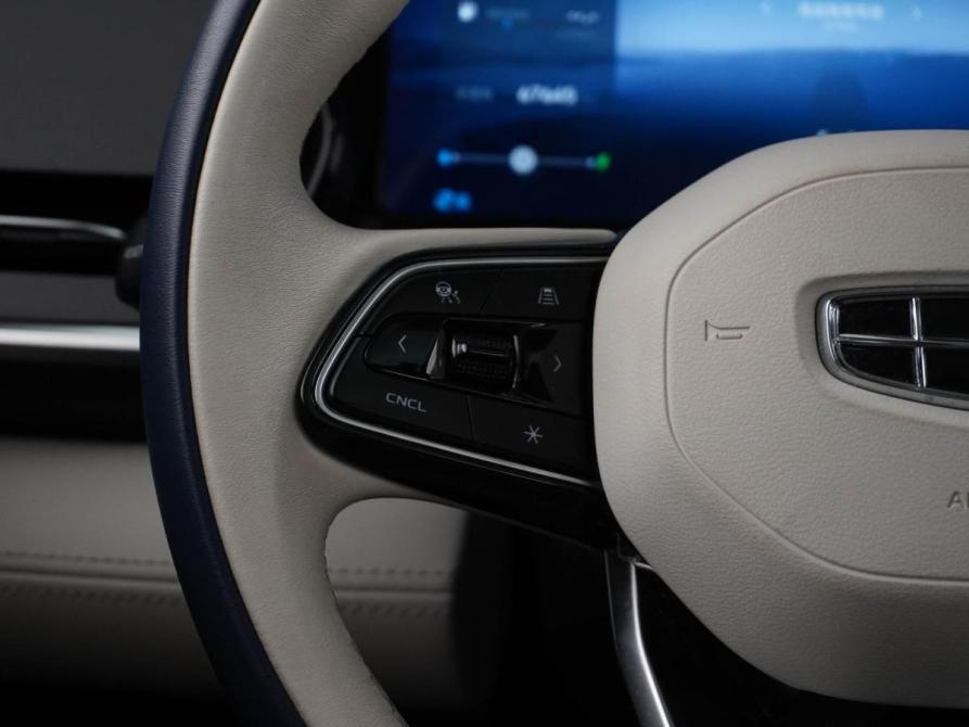 Geely Monjaro I Москва  - изображение 13