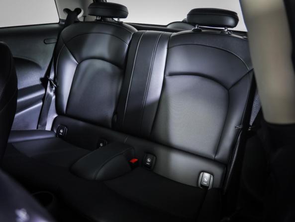 Mini Hatch III (F55/F56) Рестайлинг 2 с пробегом 2021 года, цена 3 038 310 рублей, 42029 км, хэтчбек, Автокод Объявления