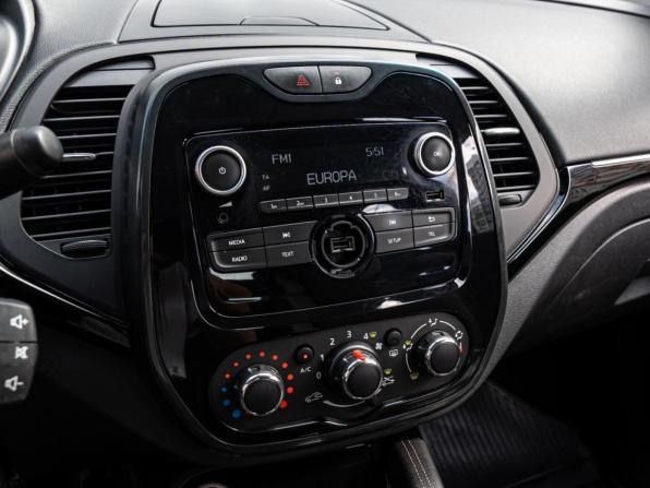 Renault Kaptur I Рестайлинг с пробегом 2021 года, цена 1 320 000 рублей, 98469 км, внедорожник, Автокод Объявления