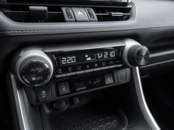 Toyota RAV4 V (XA50) с пробегом 2021 года, цена 3 390 000 рублей, 75248 км, внедорожник, Автокод Объявления