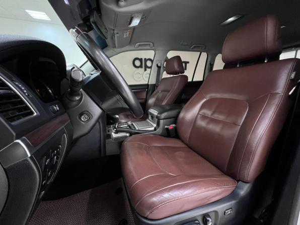 Toyota Land Cruiser 200 Series Рестайлинг 2 с пробегом 2017 года, цена 6 300 000 рублей, 196700 км, внедорожник, Автокод Объявления