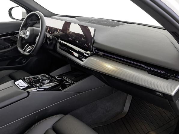 BMW 5 серии VIII (G60/G61/G68) с пробегом 2024 года, цена 6 485 000 рублей, 42153 км, седан, Автокод Объявления