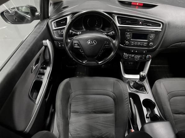 Kia Ceed II Рестайлинг с пробегом 2017 года, цена 1 195 000 рублей, 130849 км, хэтчбек, Автокод Объявления