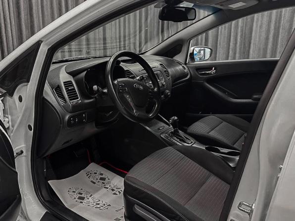 Kia Cerato III с пробегом 2015 года, цена 850 000 рублей, 210000 км, седан, Автокод Объявления