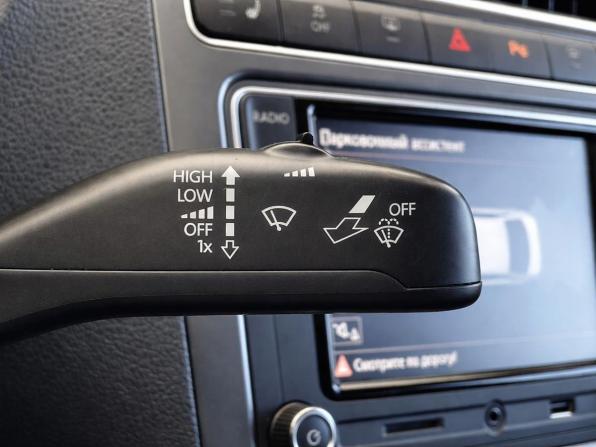 Volkswagen Polo V Рестайлинг с пробегом 2019 года, цена 1 487 000 рублей, 149298 км, седан, Автокод Объявления