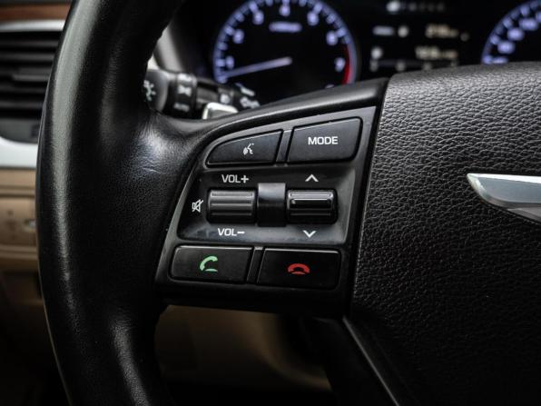Hyundai Genesis II с пробегом 2016 года, цена 1 870 000 рублей, 185784 км, седан, Автокод Объявления