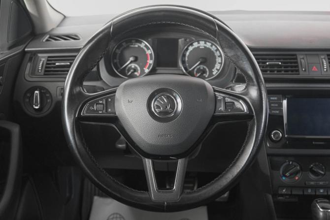 Skoda Rapid I Рестайлинг с пробегом 2018 года, цена 999 000 рублей, 333000 км, лифтбек, Автокод Объявления