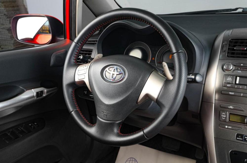 Toyota Auris I Тюмень  - изображение 12
