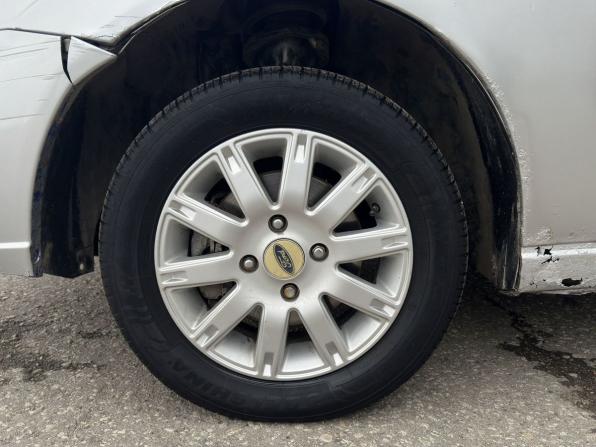 Ford Focus I Рестайлинг с пробегом 2002 года, цена 230 000 рублей, 270617 км, хэтчбек, Автокод Объявления