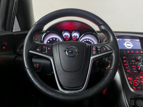 Opel Astra J с пробегом 2011 года, цена 645 000 рублей, 183851 км, хэтчбек, Автокод Объявления