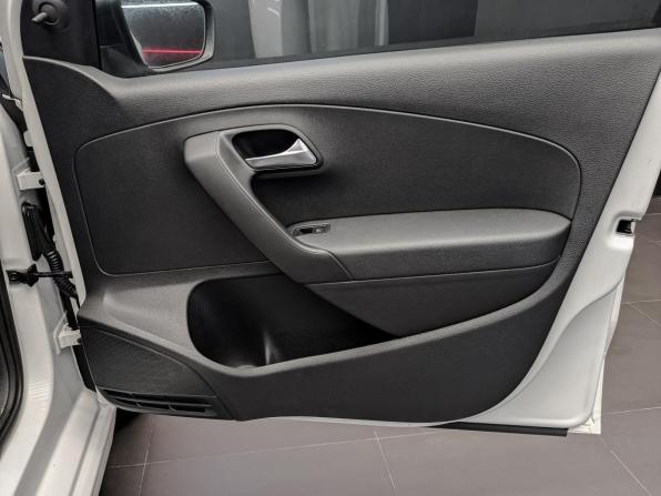 Volkswagen Polo V Рестайлинг с пробегом 2018 года, цена 1 100 000 рублей, 73682 км, седан, Автокод Объявления