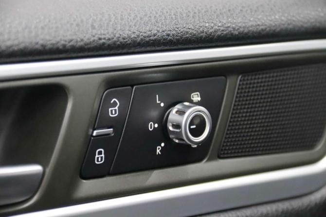 Volkswagen Touareg II с пробегом 2011 года, цена 1 585 850 рублей, 334895 км, внедорожник, Автокод Объявления