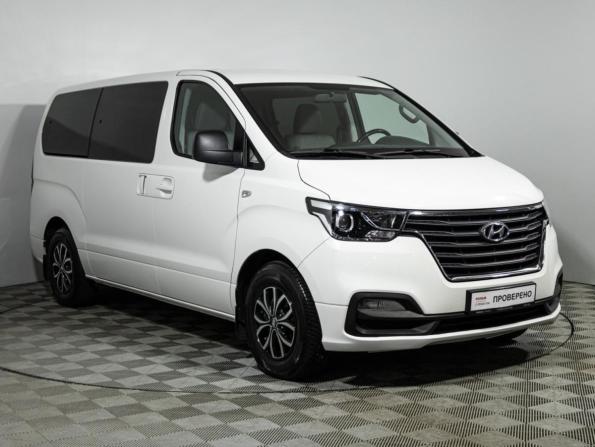 Hyundai H-1 II Рестайлинг 2 с пробегом 2021 года, цена 2 799 585 рублей, 111884 км, минивэн, Автокод Объявления