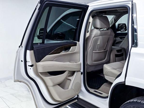 Cadillac Escalade IV с пробегом 2020 года, цена 6 600 000 рублей, 65696 км, внедорожник, Автокод Объявления