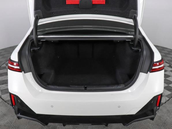 BMW 5 серии VIII (G60/G61/G68) с пробегом 2023 года, цена 7 050 000 рублей, 40682 км, седан, Автокод Объявления