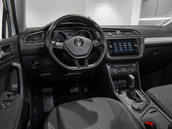 Volkswagen Tiguan II с пробегом 2017 года, цена 1 995 000 рублей, 248875 км, внедорожник, Автокод Объявления