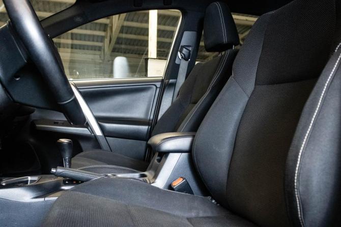 Toyota RAV4 IV (XA40) Рестайлинг с пробегом 2018 года, цена 2 100 000 рублей, 182689 км, внедорожник, Автокод Объявления