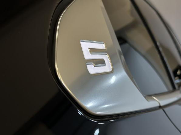 BMW 5 серии VIII (G60/G61/G68) с пробегом 2024 года, цена 8 430 000 рублей, 112 км, седан, Автокод Объявления