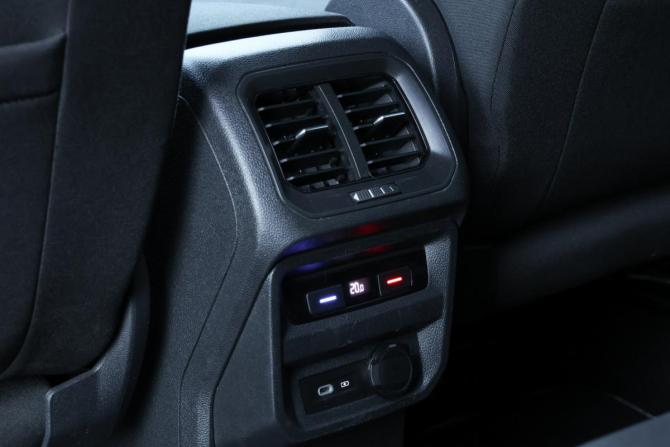 Volkswagen Tiguan II Рестайлинг с пробегом 2021 года, цена 2 190 000 рублей, 110794 км, внедорожник, Автокод Объявления