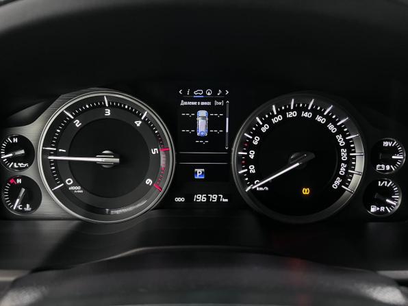 Toyota Land Cruiser 200 Series Рестайлинг 2 с пробегом 2017 года, цена 6 300 000 рублей, 196700 км, внедорожник, Автокод Объявления