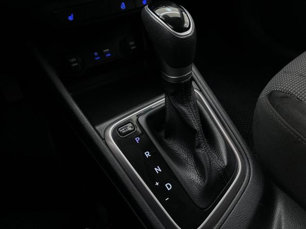Hyundai Solaris II с пробегом 2018 года, цена 1 310 000 рублей, 145000 км, седан, Автокод Объявления