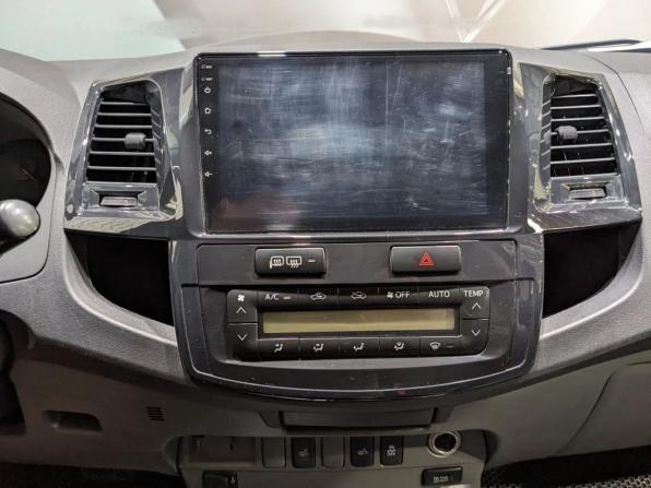 Toyota Hilux VII Рестайлинг с пробегом 2013 года, цена 2 295 000 рублей, 230572 км, offers.body_type.unknown, Автокод Объявления