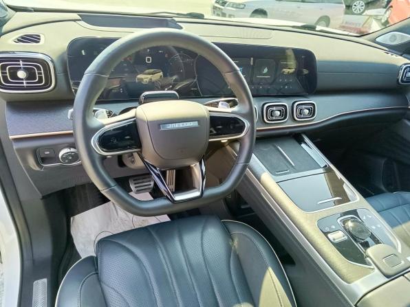 Jaecoo J8 с пробегом 2024 года, цена 3 369 995 рублей, 35832 км, внедорожник, Автокод Объявления