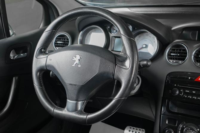 Peugeot 308 I Рестайлинг с пробегом 2011 года, цена 599 000 рублей, 100000 км, хэтчбек, Автокод Объявления