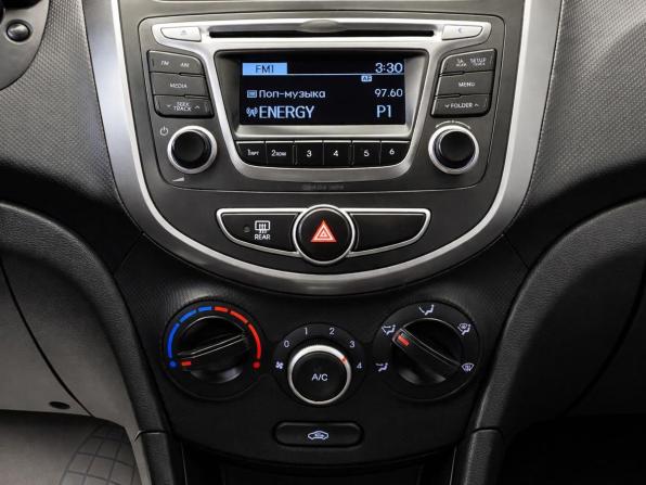 Hyundai Solaris I Рестайлинг с пробегом 2014 года, цена 817 000 рублей, 151810 км, седан, Автокод Объявления
