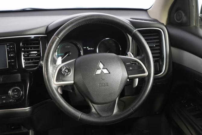 Mitsubishi Outlander III Рестайлинг 2 с пробегом 2015 года, цена 1 939 000 рублей, 201200 км, внедорожник, Автокод Объявления