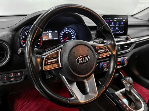 Kia K3 II Рестайлинг с пробегом 2021 года, цена 2 150 000 рублей, 61900 км, седан, Автокод Объявления