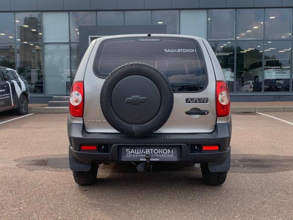 Chevrolet Niva I Рестайлинг с пробегом 2015 года, цена 565 000 рублей, 137880 км, внедорожник, Автокод Объявления
