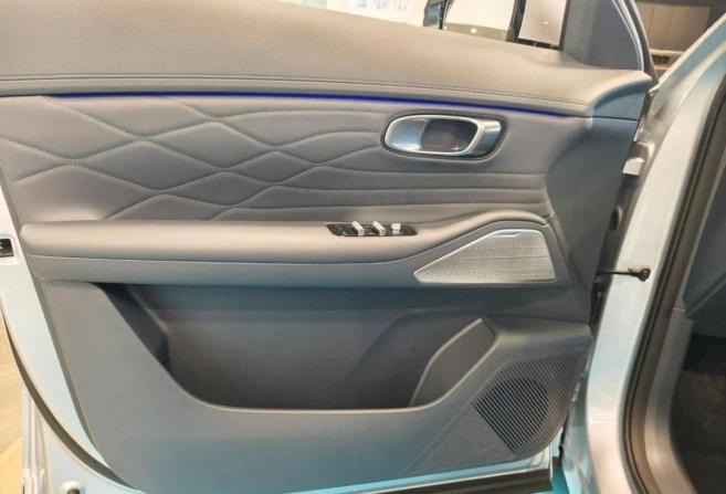 Новый Geely EX5 EM-i 2026 года, цена 3 969 990 рублей, внедорожник, Автокод Объявления