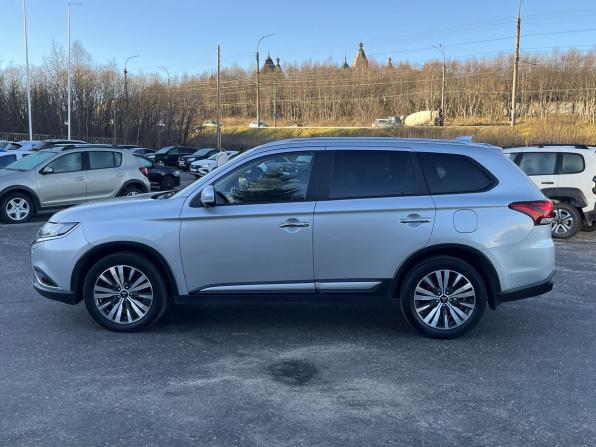 Mitsubishi Outlander III Рестайлинг 3 с пробегом 2021 года, цена 2 849 000 рублей, 88000 км, внедорожник, Автокод Объявления