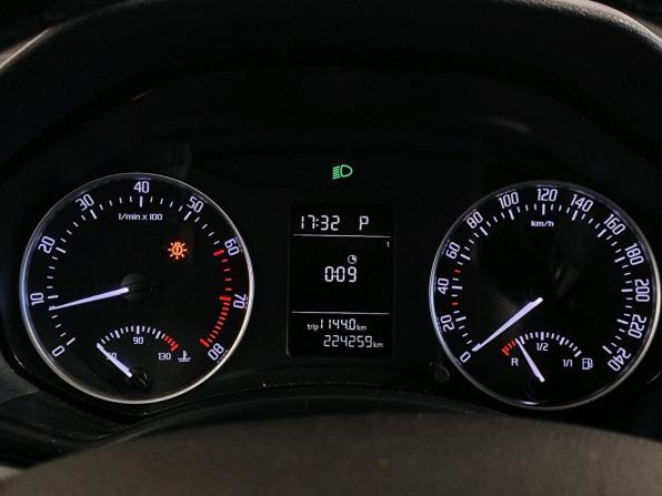 Skoda Octavia II (A5) Рестайлинг с пробегом 2013 года, цена 889 000 рублей, 224257 км, лифтбек, Автокод Объявления