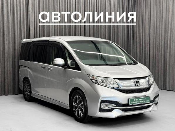 Honda Stepwgn V с пробегом 2015 года, цена 1 639 000 рублей, 117000 км, минивэн, Автокод Объявления