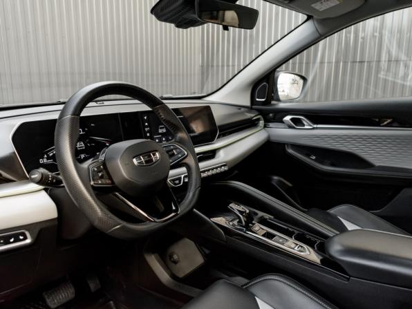Geely Coolray I Рестайлинг с пробегом 2023 года, цена 2 090 000 рублей, 24756 км, внедорожник, Автокод Объявления